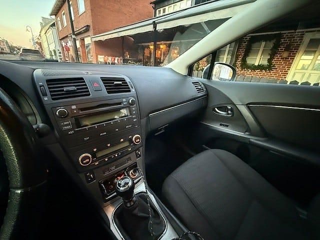 Begagnad Toyota Avensis 147 HK (108 kW) 2008 Kombi