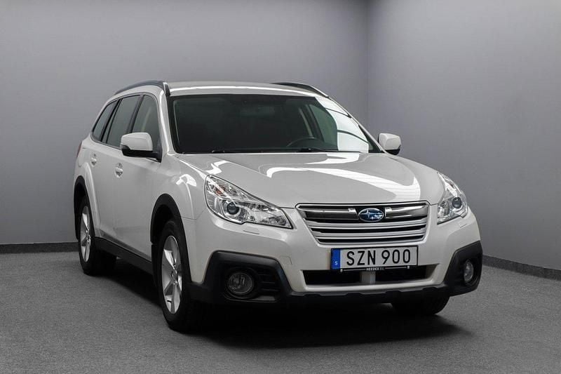 Vit Begagnad 2014 Subaru Outback SUV | 89 800 kr (Marknadspris) - Bild 1/4