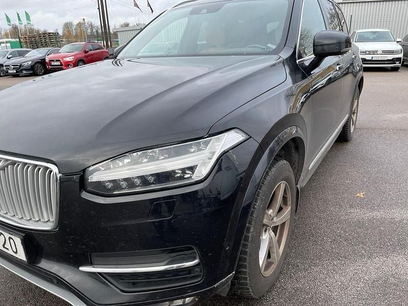 Svart (svart metallic) Begagnad 2017 Volvo XC90 Inscription SUV | 279 000 kr (Bra pris) - Bild 1/2