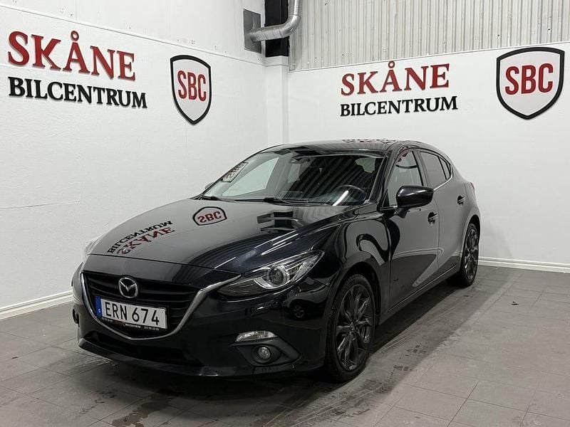 Svart Begagnad 2016 Mazda 3 Inclusive Halvkombi | 124 800 kr (Marknadspris) - Bild 1/4