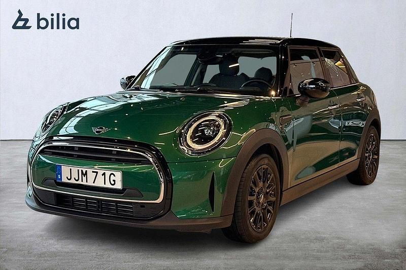 Grön Begagnad 2022 Mini Cooper Classic Halvkombi | 254 900 kr (Lite dyr) - Bild 1/4