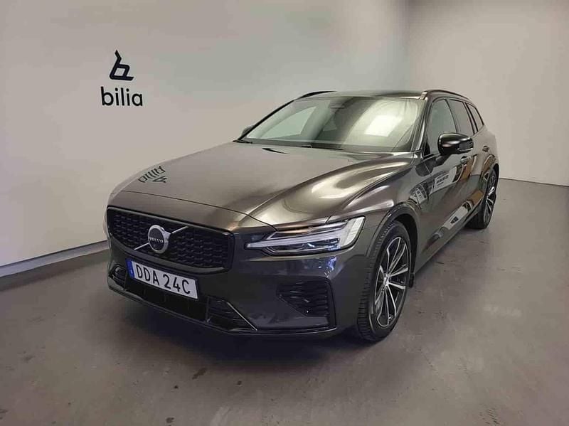 Grå Begagnad 2025 Volvo V60 Kombi | 489 500 kr (Lite dyr) - Bild 1/1