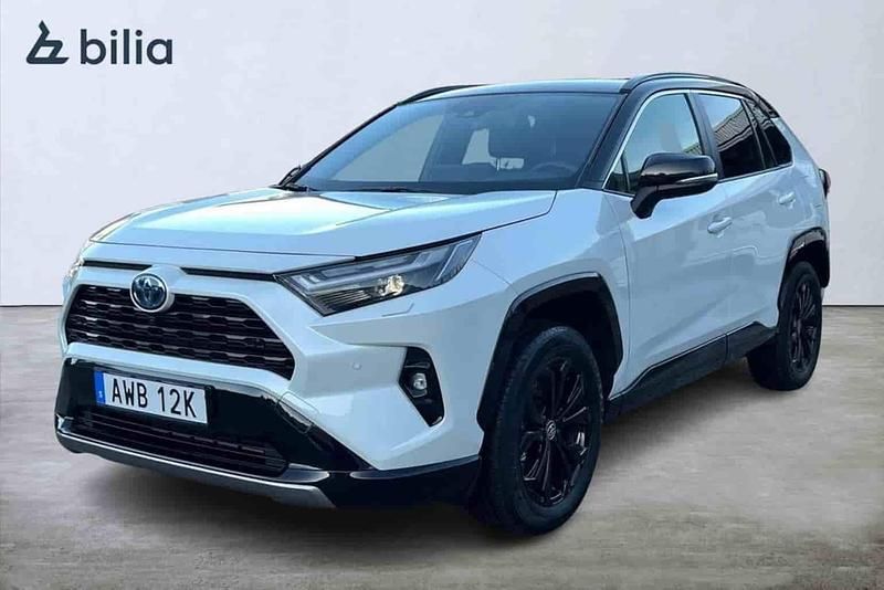 Vit Begagnad 2025 Toyota RAV4 Hybrid Style SUV | 469 900 kr (Bra pris) - Bild 1/1