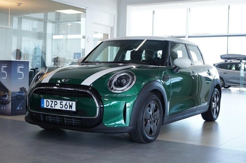 Grön Begagnad 2022 Mini Cooper Halvkombi | 239 500 kr (Marknadspris) - Bild 1/4