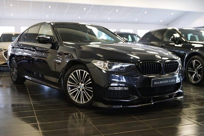 Svart Begagnad 2017 BMW 520 M Sport Sedan | 274 900 kr (Marknadspris) - Bild 1/4