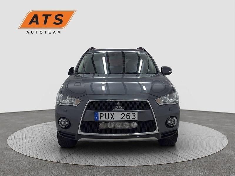 Mörkgrå Begagnad 2012 Mitsubishi Outlander SUV | 74 900 kr (Marknadspris) - Bild 1/4