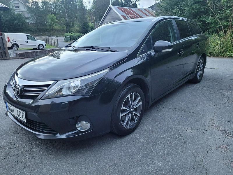 Svart Begagnad 2012 Toyota Avensis Business Edition Kombi | 59 000 kr (Bra pris) - Bild 1/4
