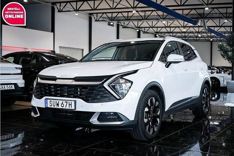 Vit Begagnad 2024 Kia Sportage SUV | 354 500 kr (Marknadspris) - Bild 1/4