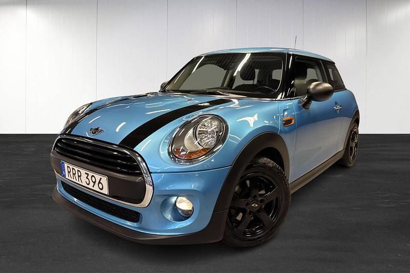 Blå (blue) Begagnad 2015 Mini ONE Pepper Halvkombi | 99 900 kr (Marknadspris) - Bild 1/4