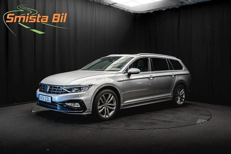 Silver Begagnad 2022 VW Passat R-line Kombi | 339 800 kr (Lite dyr) - Bild 1/3