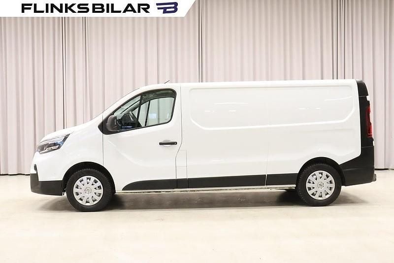 Vit Begagnad 2023 Nissan Primastar Minibuss | 298 750 kr (Superpris) - Bild 1/4