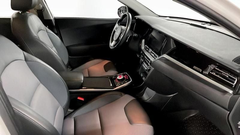 Begagnad Kia Niro Advance 150 kW (204 HK) 2021 Vit SUV