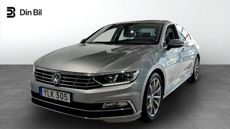 Begagnad VW Passat R-line 220 HK (161 kW) 2018 Silver Sedan