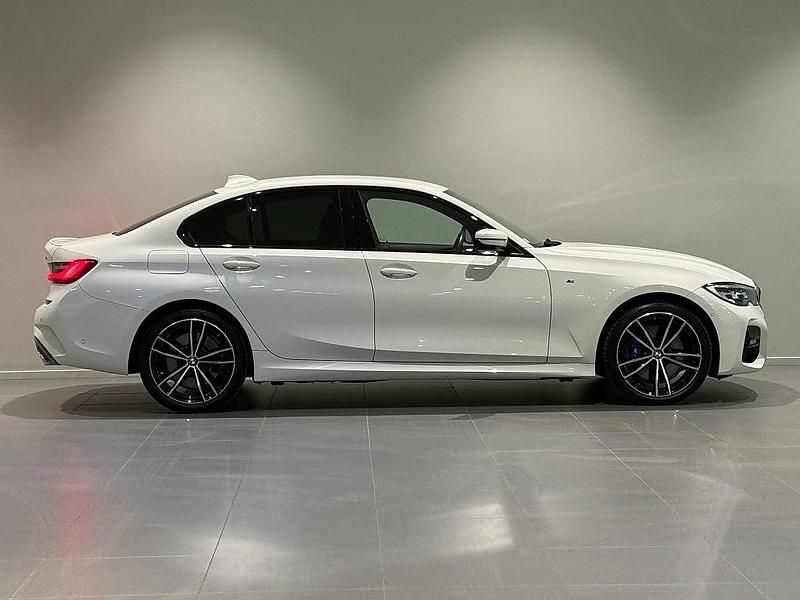 Begagnad BMW 330e Comfort Edition 184 HK (135 kW) 2021 Vit Sedan