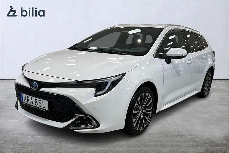 Begagnad Toyota Corolla Style 141 HK (103 kW) 2024 Vit Kombi