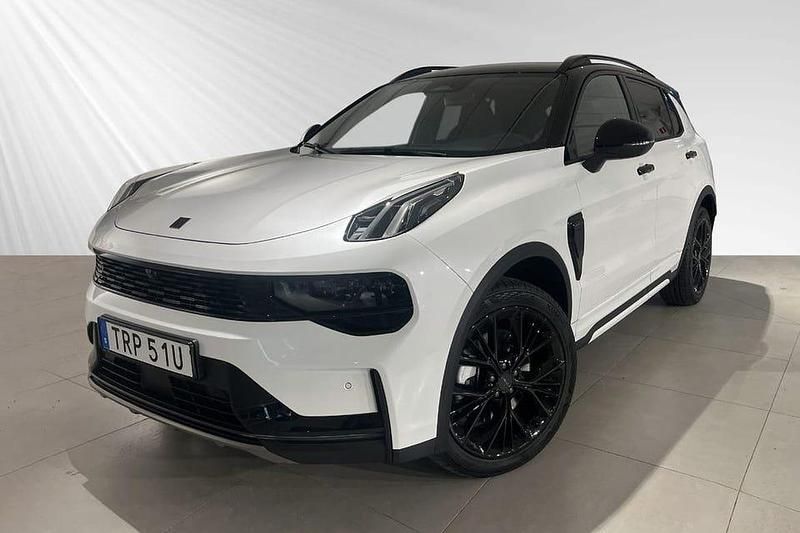 Vit Begagnad 2025 Lynk & Co 01 SUV | 414 900 kr - Bild 1/4
