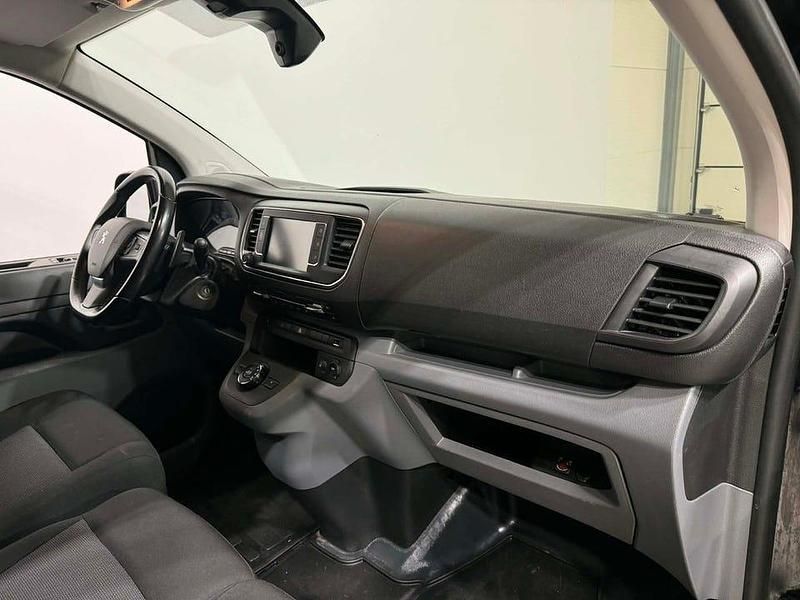 Begagnad Peugeot Expert 177 HK (130 kW) 2022 Svart Van