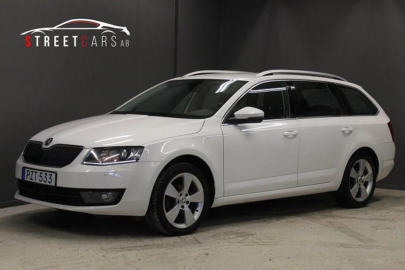 Vit Begagnad 2016 Skoda Octavia Style Kombi | 104 900 kr (Marknadspris) - Bild 1/4