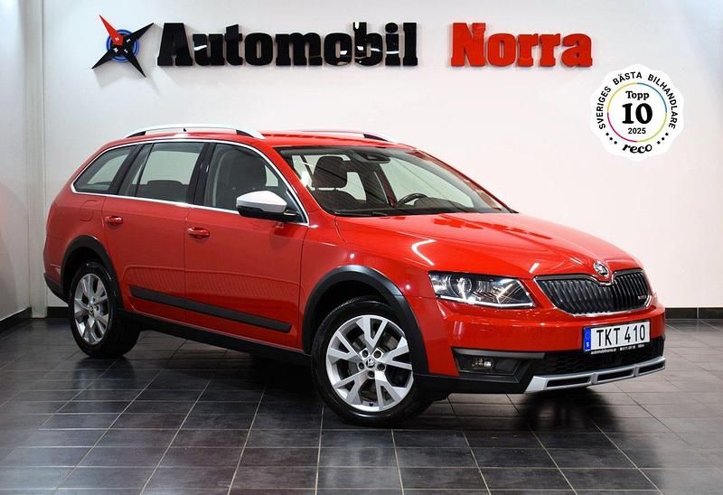 Röd Begagnad 2015 Skoda Octavia Scout Kombi | 129 700 kr (Marknadspris) - Bild 1/2