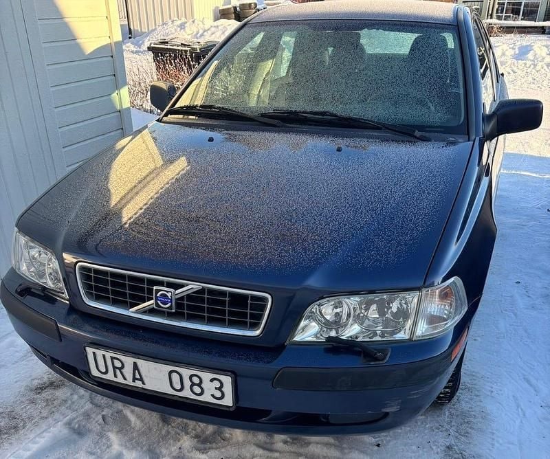 Begagnad 2004 Volvo S40 Sedan | 16 500 kr (Marknadspris) - Bild 1/4