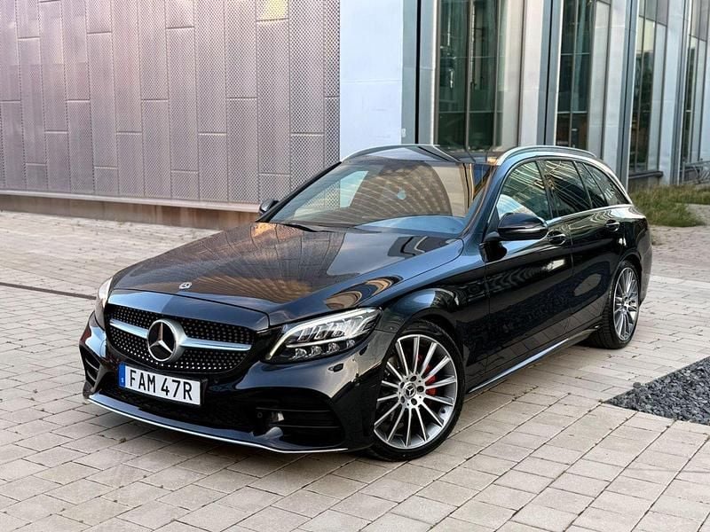 Svart Begagnad 2020 Mercedes C220 AMG line Kombi | 275 000 kr (Marknadspris) - Bild 1/4