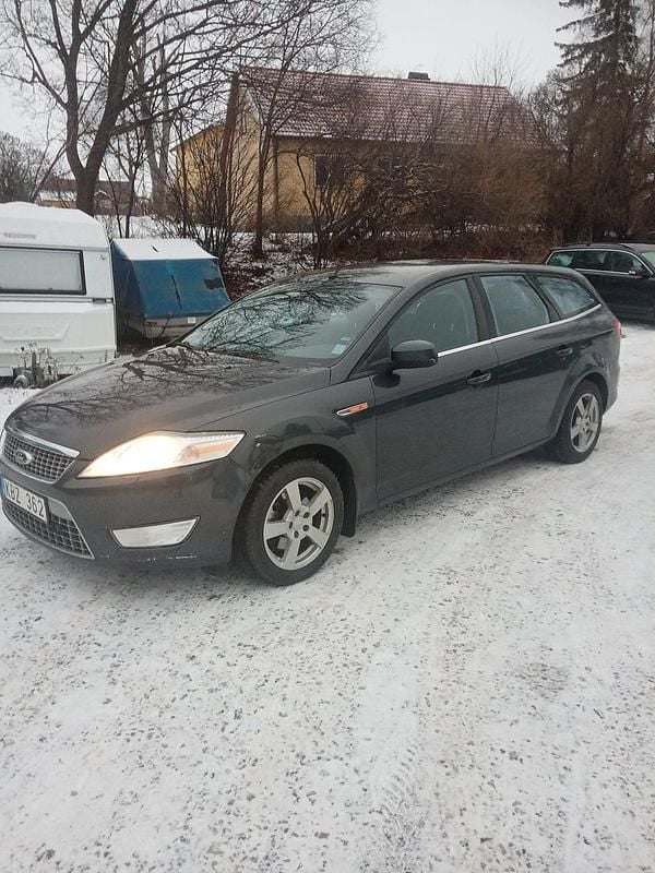 Grå Begagnad 2009 Ford Mondeo Titanium Kombi | 29 500 kr - Bild 1/4