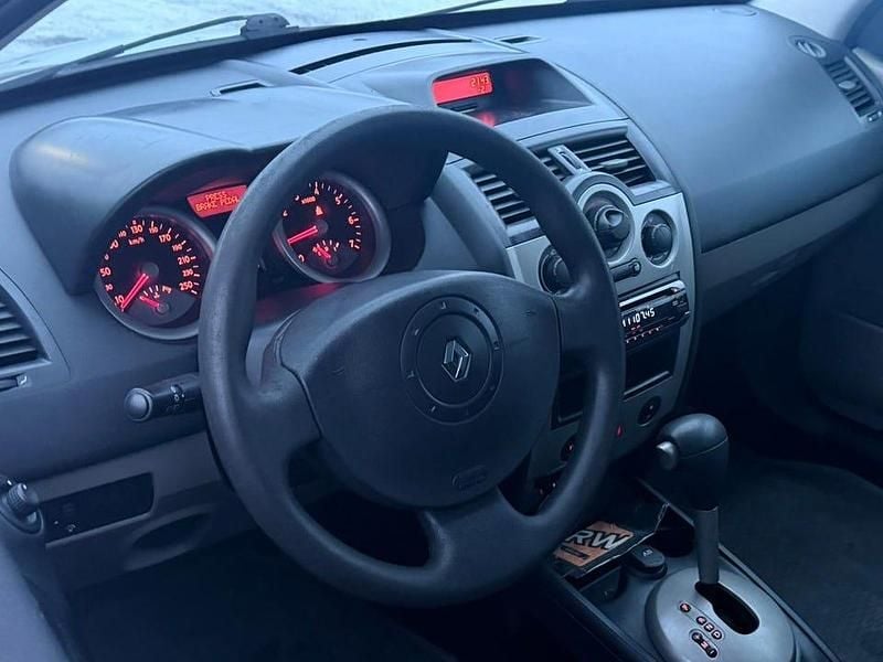 Begagnad Renault Mégane II 107 HK (78 kW) 2003