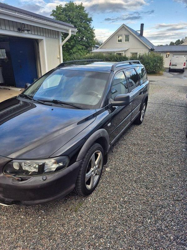Svart Begagnad 2004 Volvo XC70 Business Edition Kombi | 8 500 kr - Bild 1/4