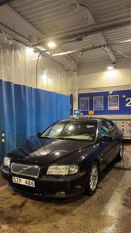 Svart Begagnad 2002 Volvo S80 Sedan | 7 000 kr (Superpris) - Bild 1/2