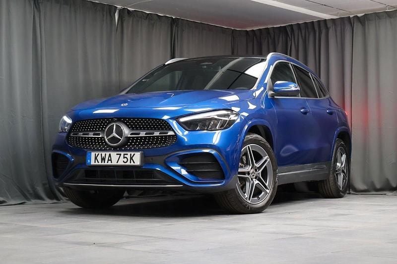 Blå Begagnad 2024 Mercedes GLA250 Advanced Plus SUV | 479 000 kr (Lite dyr) - Bild 1/4