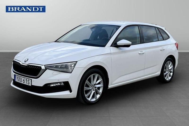 Vit Begagnad 2021 Skoda Scala Halvkombi | 189 900 kr (Marknadspris) - Bild 1/4