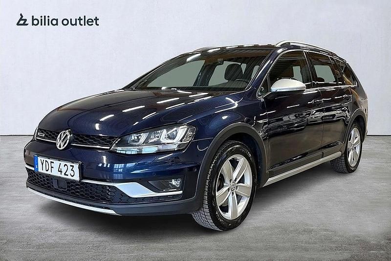 Blå Begagnad 2016 VW Golf Alltrack Kombi | 164 900 kr (Marknadspris) - Bild 1/3