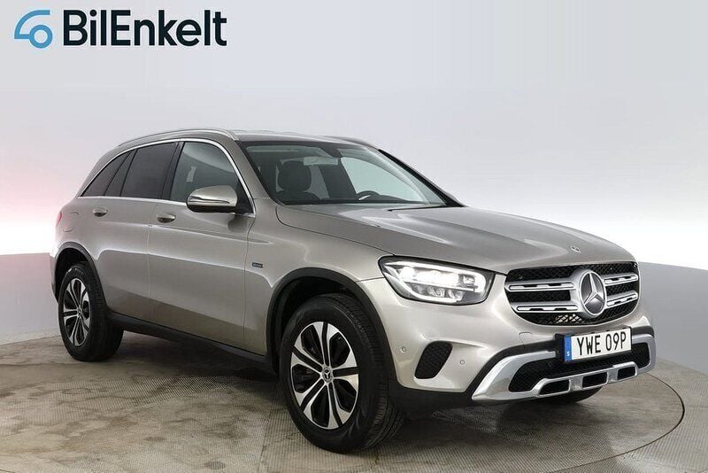 Silver Begagnad 2020 Mercedes GLC300e SUV | 388 900 kr (Bra pris) - Bild 1/4