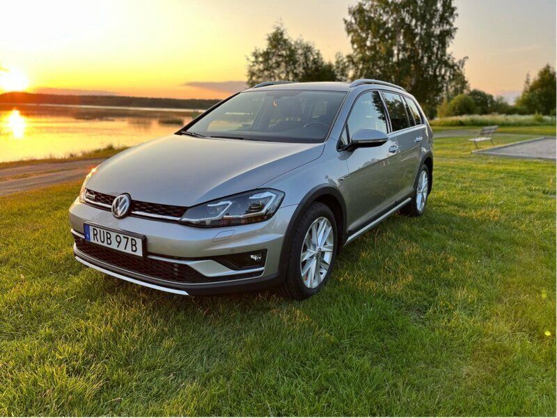 Silver Begagnad 2020 VW Golf Alltrack Kombi | 259 900 kr (Marknadspris) - Bild 1/4