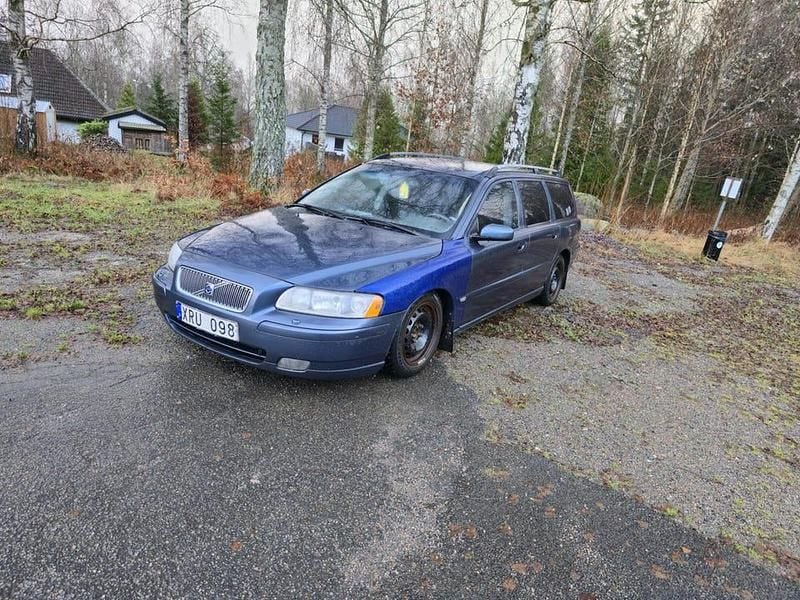 Begagnad 2006 Volvo V70 Kombi | 25 000 kr (Marknadspris) - Bild 1/4