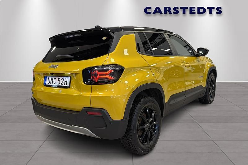Begagnad Jeep Avenger EV Summit 116 kW (158 HK) 2023 Gul SUV