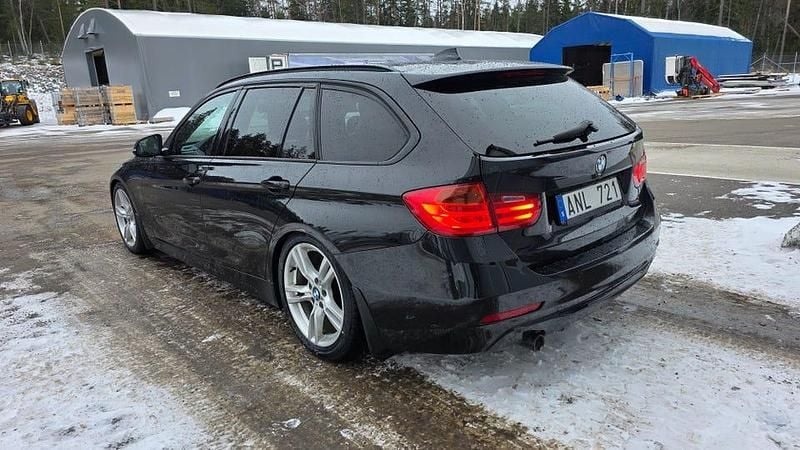 Begagnad BMW 318 143 HK (105 kW) 2013 Kombi