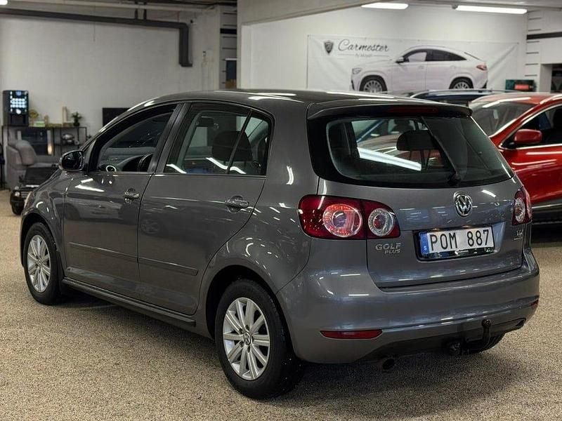 Begagnad VW Golf Plus Cross 105 HK (77 kW) 2011 Grå Minibuss