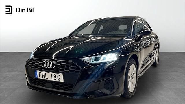 Brilliantsvart Begagnad 2023 Audi A3 Proline Sedan | 244 000 kr (Marknadspris) - Bild 1/4