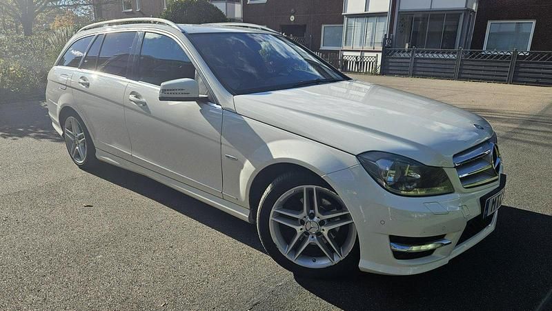 Vit Begagnad 2012 Mercedes C220 Avantgarde Kombi | 119 000 kr (Marknadspris) - Bild 1/4