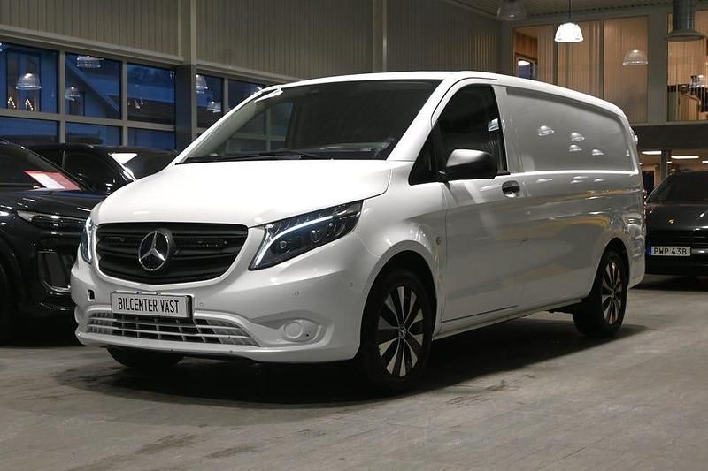 Vit Begagnad 2023 Mercedes Vito Van | 369 000 kr (Bra pris) - Bild 1/4