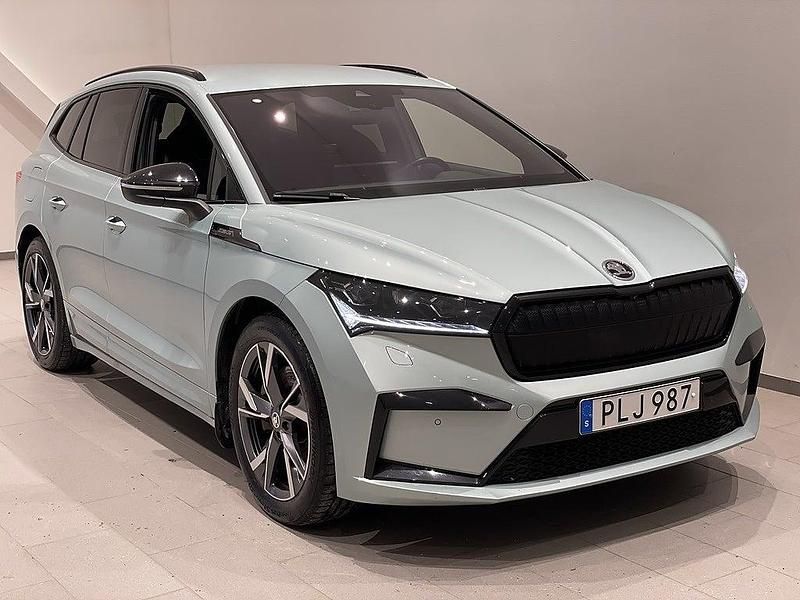 Silver Begagnad 2023 Skoda Enyaq iV SUV | 429 900 kr (Lite dyr) - Bild 1/4