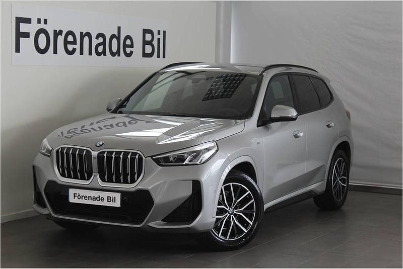 Space silver metallic Begagnad 2025 BMW X1 M Sport SUV | 429 000 kr - Bild 1/4