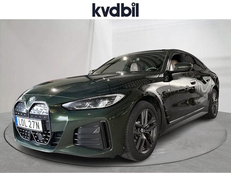 Grön Begagnad 2024 BMW i4 M Sport Sedan | 419 000 kr (Lite dyr) - Bild 1/3