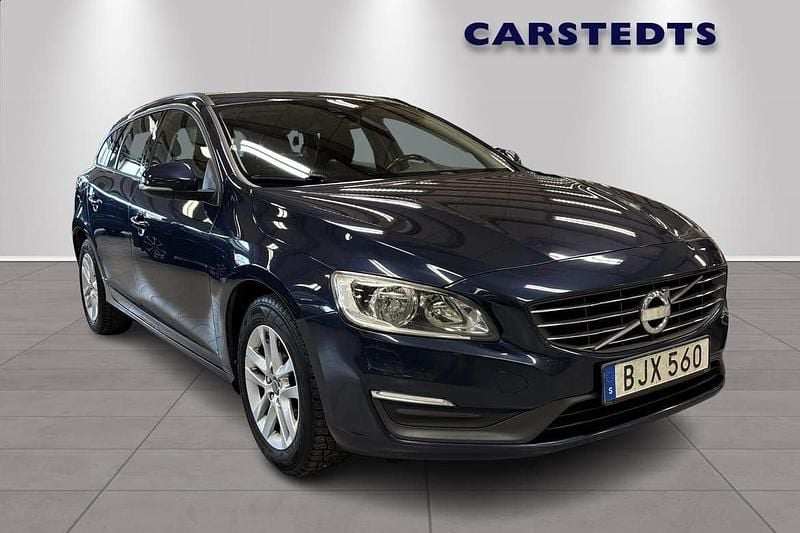 Blå Begagnad 2014 Volvo V60 Kinetic Kombi | 94 900 kr (Marknadspris) - Bild 1/4