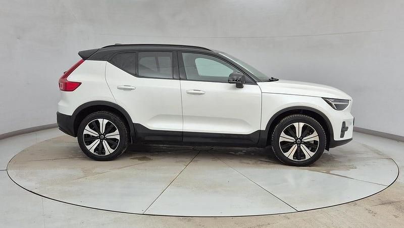 Begagnad Volvo XC40 Core 169 kW (231 HK) 2023 Vit SUV