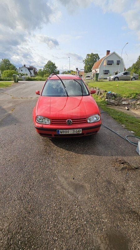 Röd Begagnad 2003 VW Golf IV Ocean Kombi | 12 000 kr (Bra pris) - Bild 1/4
