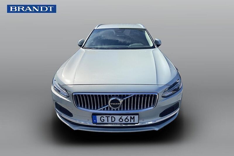 Vit Begagnad 2022 Volvo V90 Inscription Kombi | 349 900 kr (Lite dyr) - Bild 1/4