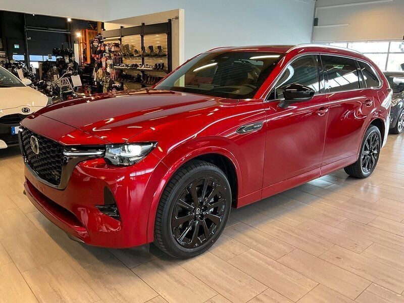 Röd Ny 2024 Mazda CX-80 Homura-Line SUV | 638 000 kr (Marknadspris) - Bild 1/4
