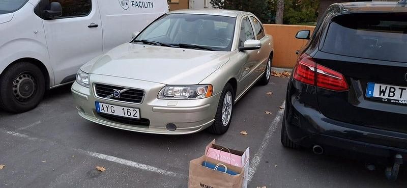 Begagnad 2007 Volvo S60 Momentum Sedan | 80 000 kr - Bild 1/1